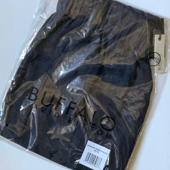 BNIB Buffalo Jean Shorts lightweight - Picture 3 of 5